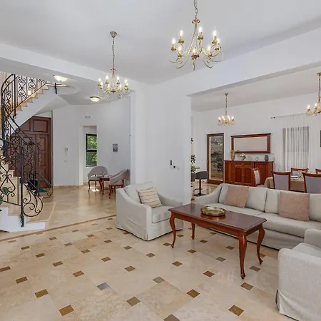 Oak Leaf Residences-3
