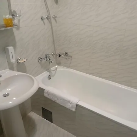 Villa Velzon Guesthouse-2