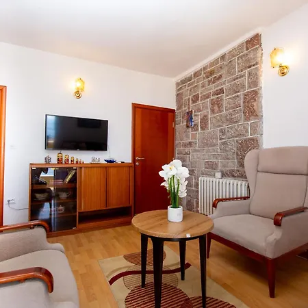 Bmv Apartment 1 With Sea View-3