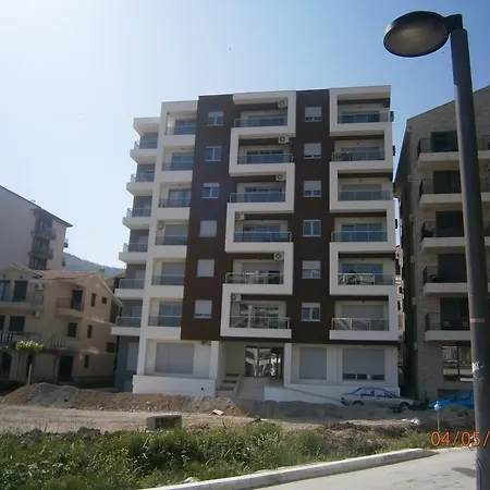 Apartment B&S-3
