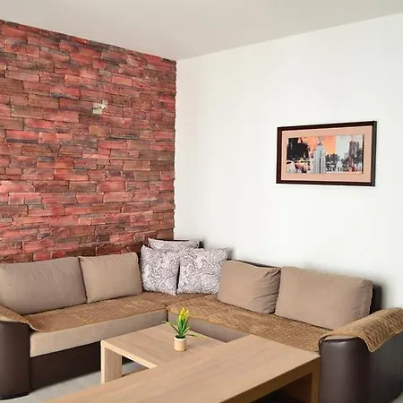 Crystal Apartment 2-2