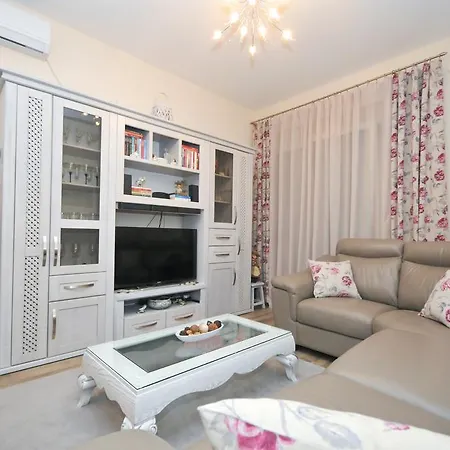Lux Apartments MMS-2
