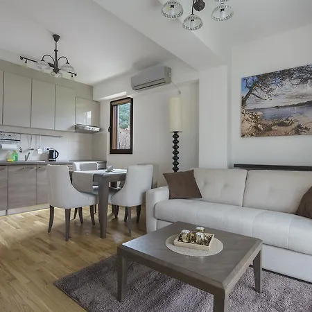 Apartments Lora Jadranskij Put-2