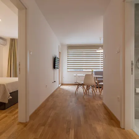 Lungomare Lux Apartments-2