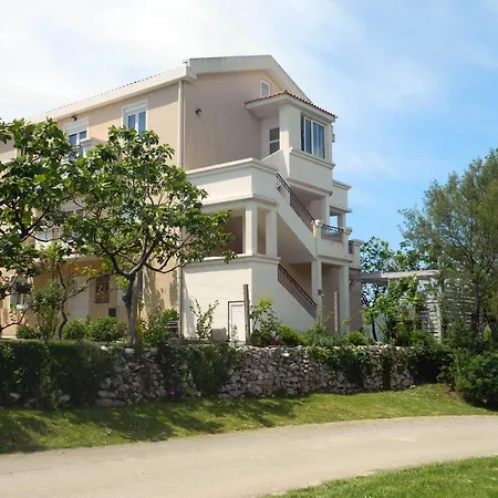 Apartments Villa Andjela-3