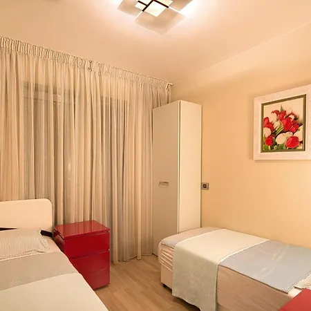 Premier Lux Apartment-2