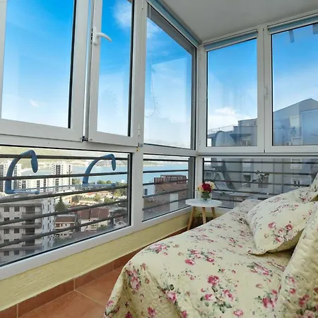 Seaview Paradise Apartment-3