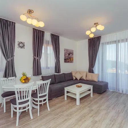 Belvedere Apartments-2