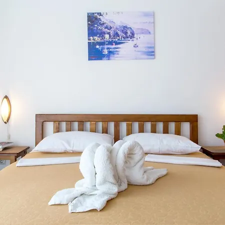 Guest House Mandarina-3