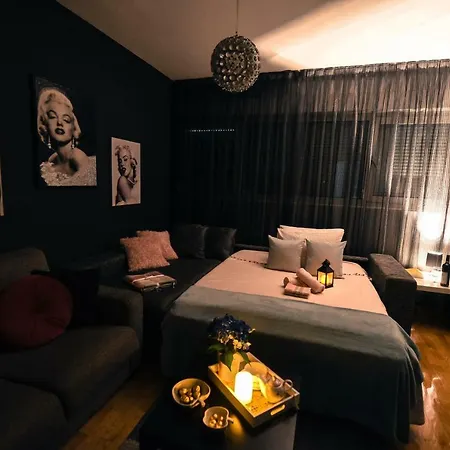 Marilyn Apartment-2