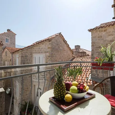 Lovely 2Bedroom Apartment In Heart Of Old Town Budva-3