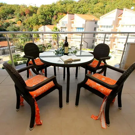 Charming Sunset Pool Apartment-3