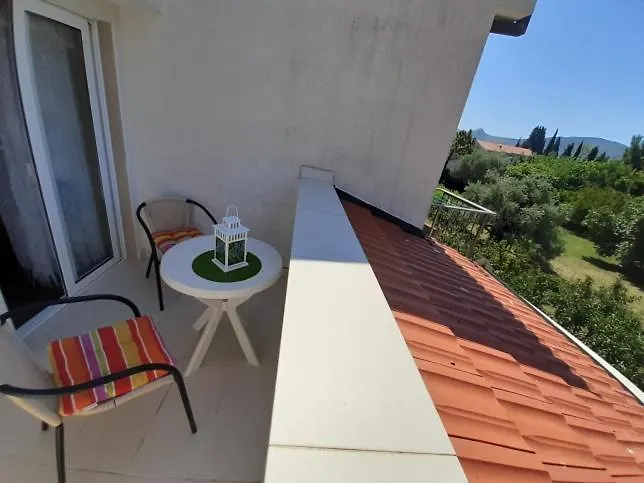 Family Apartment Garden And Sea Petrovac acceptant les animaux