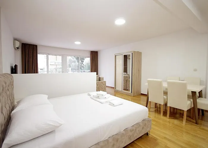 Holiday Apartments Petrovac