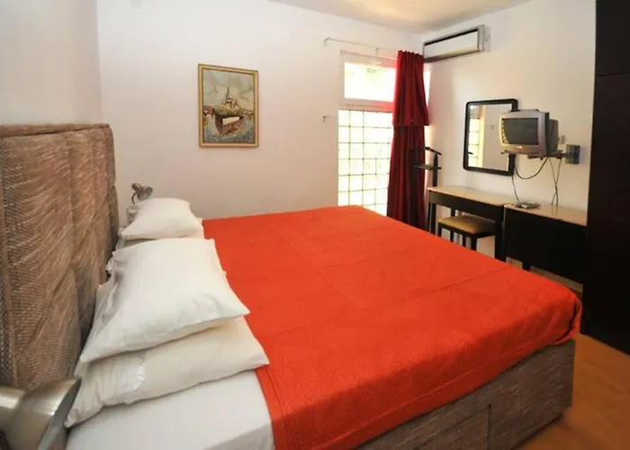 Bmv Apartment 1 With Sea View Sveti Stefan