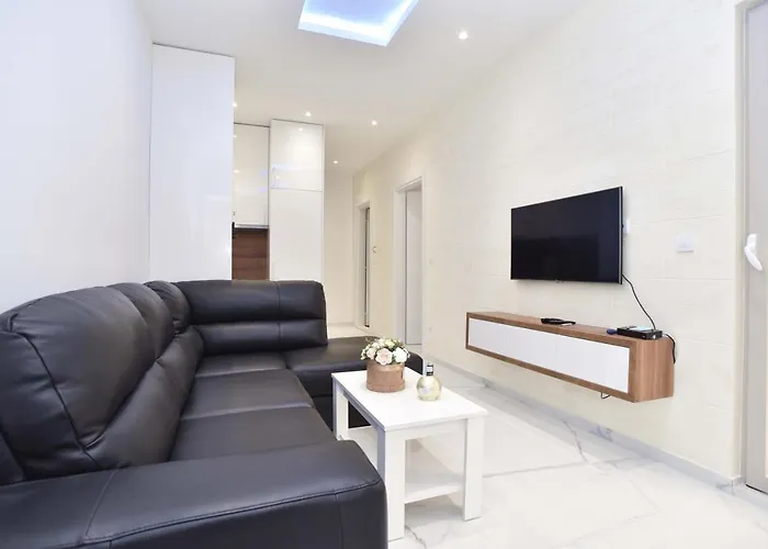 Pet friendly Apartmani Lena I Laki Budva