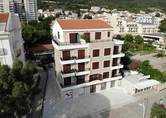 Seafront Apartments Petrovac