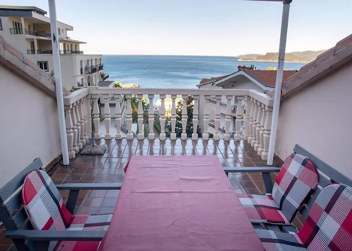 Apartments Nikoleta Sveti Stefan