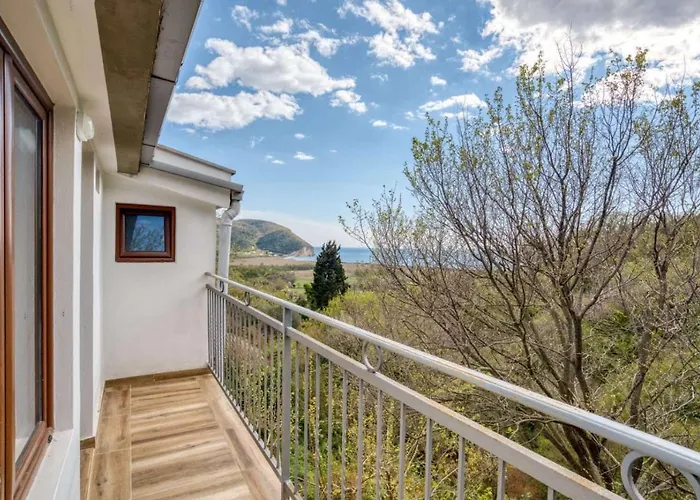 Savovic_Lux Apartment Petrovac