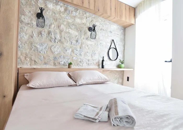 Sambra Old Town Apartment Budva