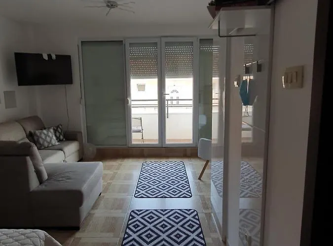 Modern Apartment Becici - Budva - Balcony & Free Garage