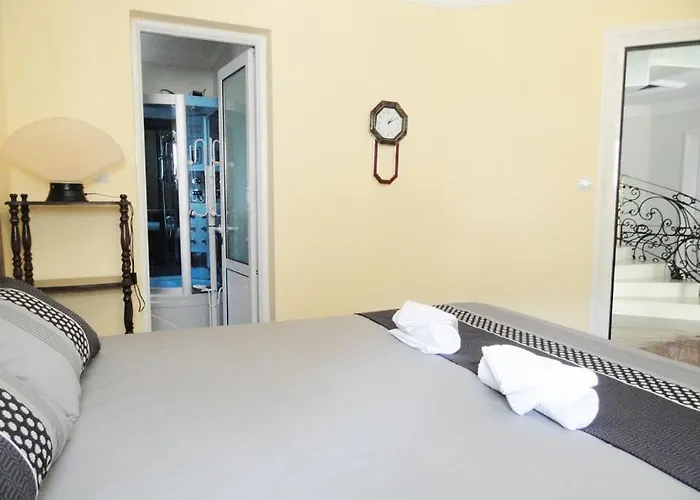 Pet friendly Villa With Swimming Pool Holiday Montenegro Petrovac