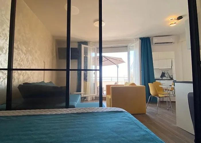 Lux Penthouse Apartman Seaview Becici, Near Splendid Hotel