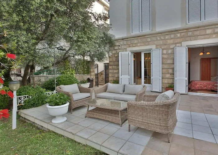 Royal Holiday Apartments Sveti Stefan