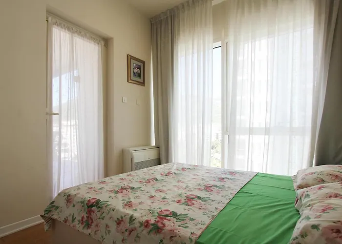 Lovely One-Bedroom Unit In Budva Zatvoren