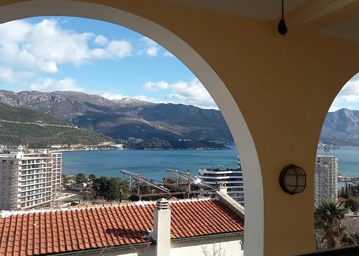 Apartments Ana Budua