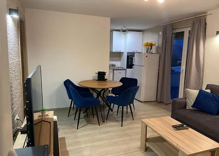 Pet friendly Villa Adria Apartments Budva