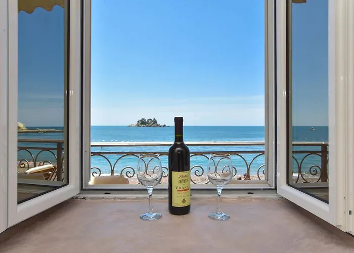 Beach House Petrovac
