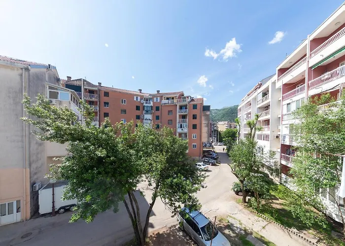Green Space Apartment Budua