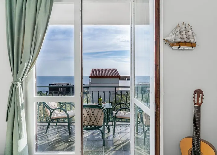 Agallery Sveti Stefan che accetta animali