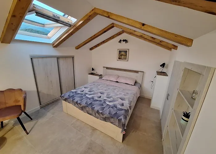 Apartment Sara With Seaview Budva