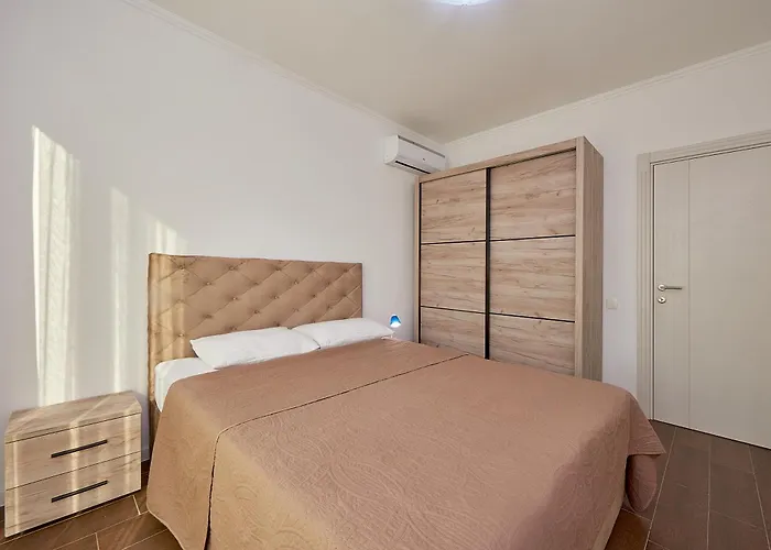 Adria Lux Apartmens 2 Sveti Stefan