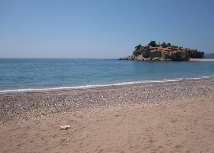 Apartments Rales Sveti Stefan