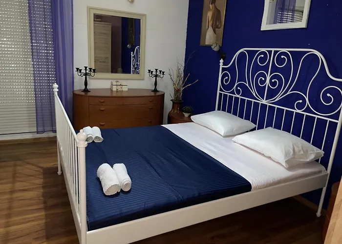 Haustierfreundliches Ferienwohnung Dora Max 6 People Budva