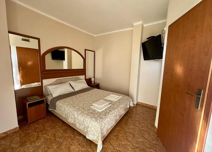 Pet friendly Pansion Nobel Hotel Petrovac