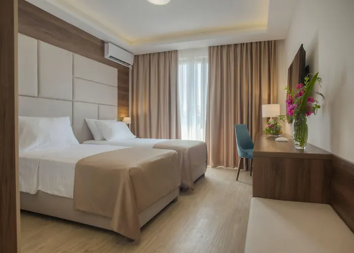Hotel Twelve By Aycon Budua