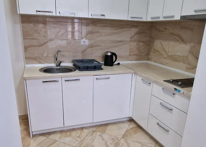Apartmani Svetionik Budua