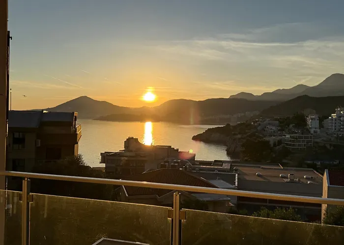 Varja 2 Apartment Sveti Stefan che accetta animali