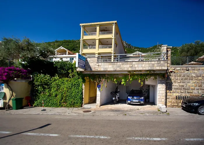 Bmv Apartment 1 With Sea View Sveti Stefan