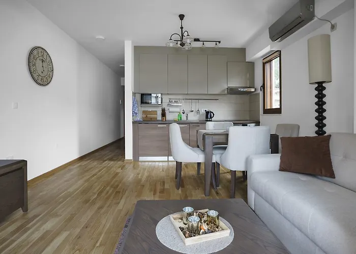 Apartments Lora Jadranskij Put Budva