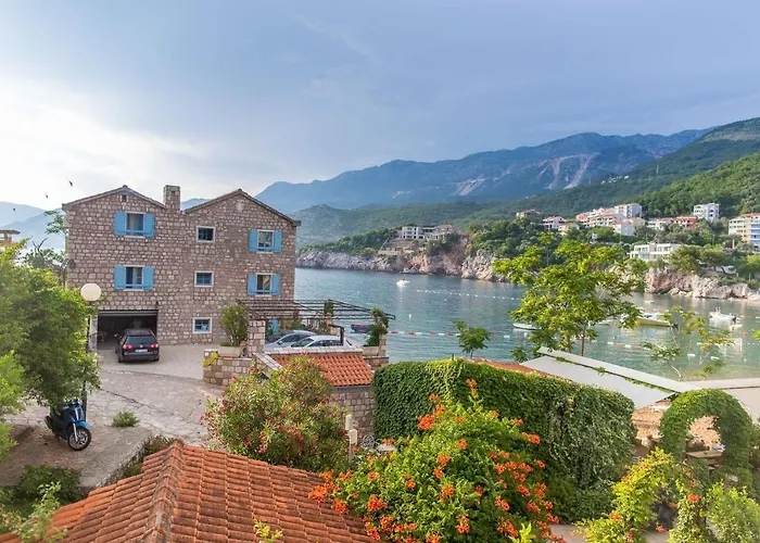 Stone Beach Apartments Pržno