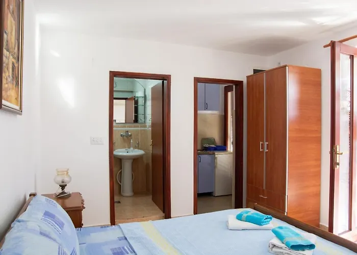 Ivona 2 Apartment Sveti Stefan