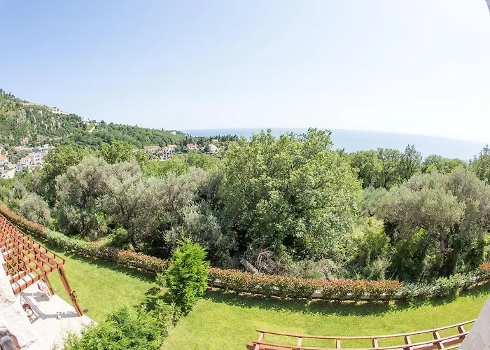 Villa Townhouse Virginia à Petrovac acceptant les animaux