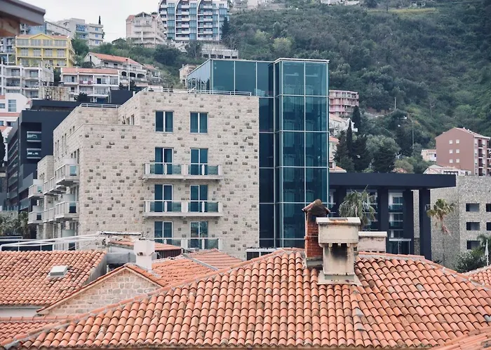 Old Town Beach Apartment Budva
