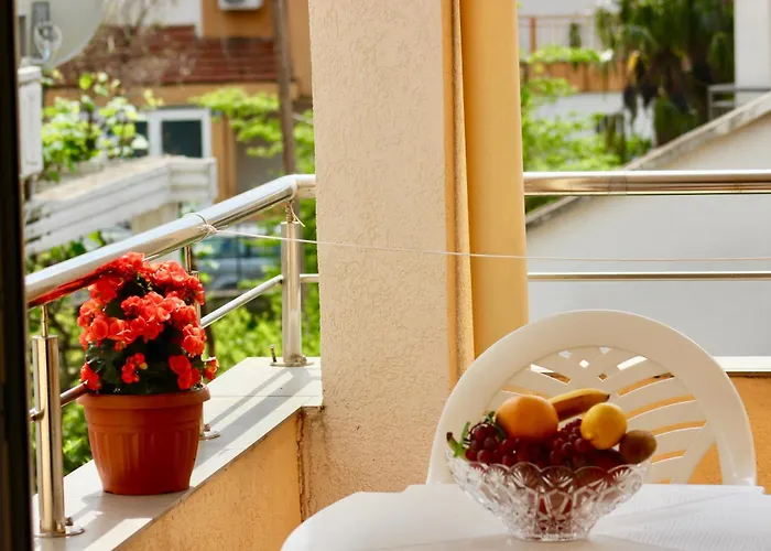 Nir Apartments Budua