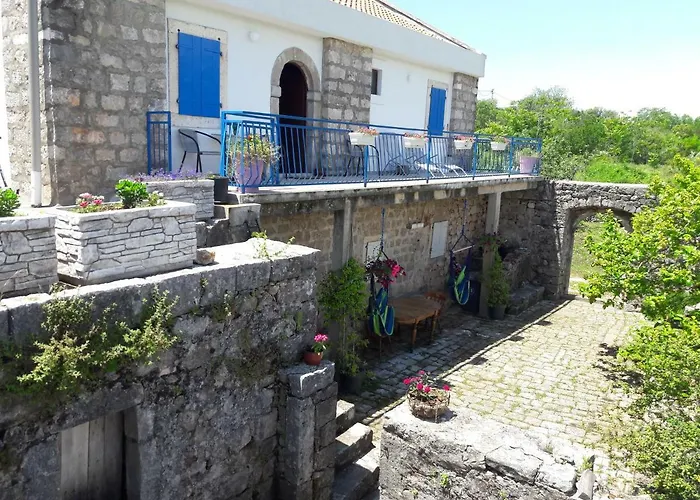 Holiday House Stari Volat Budva